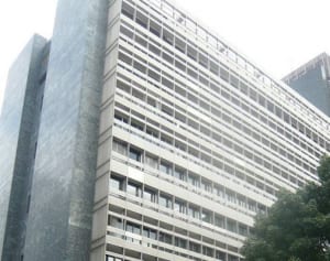 油絵もすり替わりか　神奈川県が美術品調査の中間報告