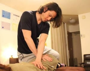 座り方を変えるだけで10倍美しく見えるって本当？