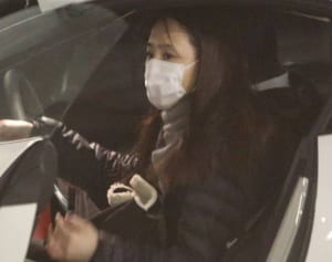 松田聖子 シンガポール行きの真相…実はぎっくり腰だった！