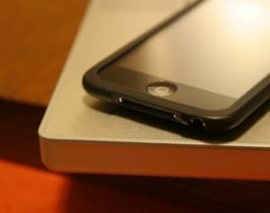 4人〜5人に1人が使用…“トイレでスマホ”に感染症の危険