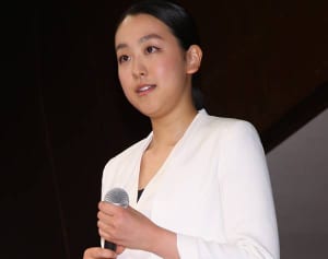 浅田真央　年収4億円も…プロ転向で出演料2倍のバブル到来