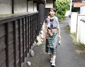 「上田紬」女性伝統工芸士、家業でなく“女優”選んだ過去