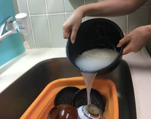 「半身浴」も効果大！年間3万円減目指す節水方法10