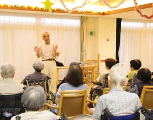 昭和歌謡で昔に帰ろう　レコード会社勤務生かし介護施設で合唱　横浜市