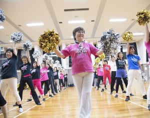 85歳のチアリーダー 留学は53歳から、チーム結成は62歳！