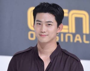 2PMテギョン 入隊前夜もファンと交流に「さすがの精神力」