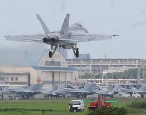 騒音苦情900件超　厚木艦載機訓練が終了