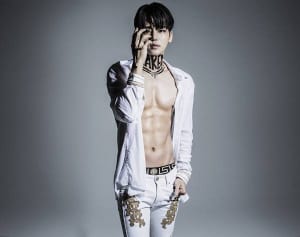 MYNAMEインス　入隊前の初ソロアルバムで心も体も“裸”に！