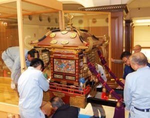 災難乗り越え　伝説の神輿お披露目　横浜・伊勢佐木町