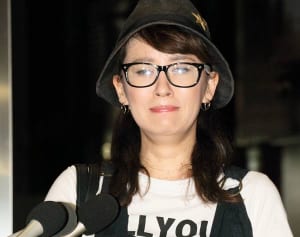 鈴木砂羽“土下座強要”騒動の影響が…観客語る舞台での異変