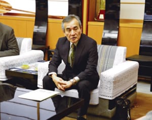 ハーバード大が沖縄で講義へ　来年１月ＯＩＳＴで　医療貢献に知事「歓迎」