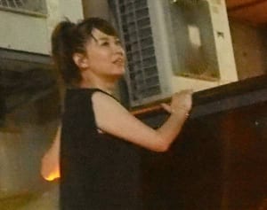 鈴木砂羽　騒動直後のパーティで告白「私が土下座します！」