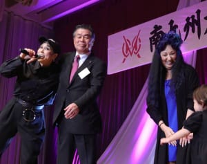 歌手AIの才能開花させた母・バーバラさんの「愛してる」