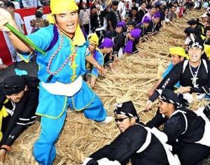 五穀豊穣、大漁願いハーイヤ　糸満大綱引　熱戦3万7千人