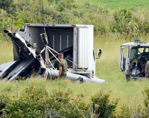 米軍、高江炎上ヘリを搬出　県警の現場検証できぬまま