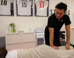 カリスマトレーナーが女優たちに勧める“動く”ストレッチとは？