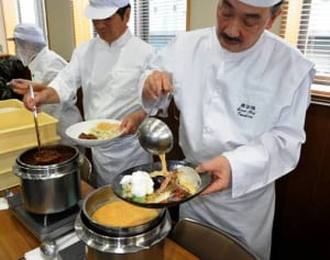 横浜港「波止場食堂」と「横濱元町　霧笛楼」がコラボ