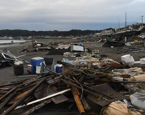 観光や漁業の被害深刻　相模湾沿岸、台風21号の高潮・高波で