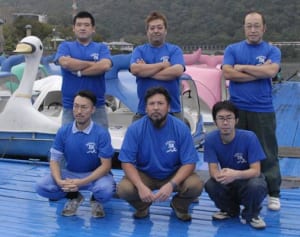 目指せ「スワン世界一」相模湖、足こぎボート大会