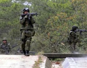 基地負担軽減、有名無実化に　沖縄に日本版海兵隊　政府検討、米軍移転後に