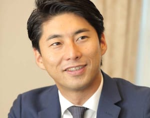 “中曽根家の孫”康隆議員が初めて語る家族「父は当初反対で…」