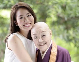 瀬戸内寂聴の秘書は“29歳美人女性”！66歳差の対談が実現