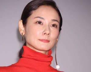 吉田羊　20歳下アイドルとの“熱愛報道”で下った「宅飲み命令」