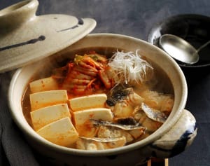 デトックス効果絶大！杉本彩ヘビロテの“酒粕キムチ鍋”