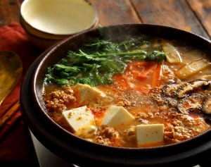 アキラ100％の体型維持に一役買ってる鍋料理とは