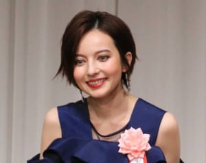 ベッキー「年末まで休みなし」復活支えた”恩人ノート”の存在