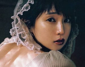 吉岡里帆　セクシー背中披露…多忙でも毎朝続けるこだわりとは