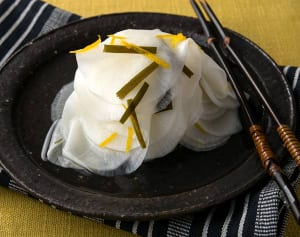 余りがちな“すし酢”を使って専門店クラスの漬物が完成