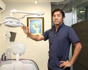 歯科医が語る「長時間スマホは歯にも悪影響」の理由