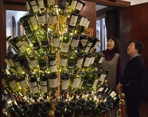 きらめくボトル　箱根・富士屋ホテルにツリー