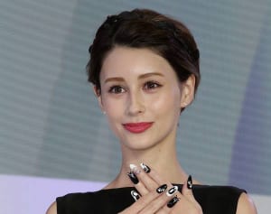 ダレノガレ明美　アパレル起業にあったローラ独立騒動の影響