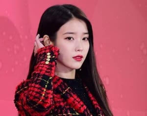 「今年最も輝いた歌手」1位にIU！2位はTWICE