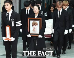 SHINee ジョンヒョンさん、本日出棺…