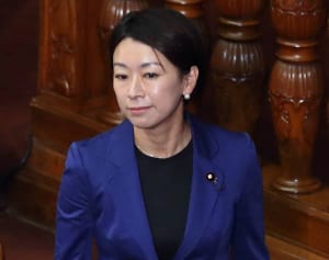 山尾志桜里議員　不倫疑惑相手と対談に「気重くなる」と夫の父