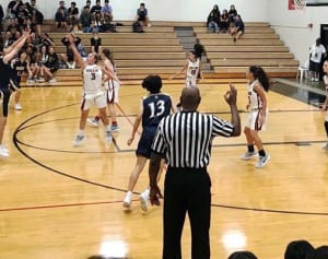 【ハワイ】那覇高女子バスケ奮闘　招待戦　強豪相手、アジア最高5位