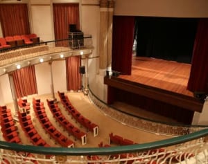 松本潤に一問一答「最近ハマっているのは舞台鑑賞」