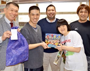 サンタからプレゼント?　匿名で段ボール届く　南風原・あおぞら荘