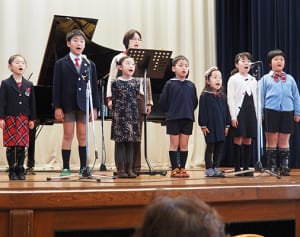 子どもら美声響かせ　童謡100年　横浜で「新春歌い初め大会」