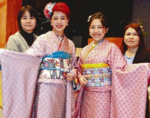 成人の日　母の手織りで晴れ姿　仲島、新垣さんら