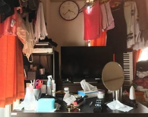 専門家が警鐘！“汚部屋”“ホテル部屋”は貧乏神が住みつく！