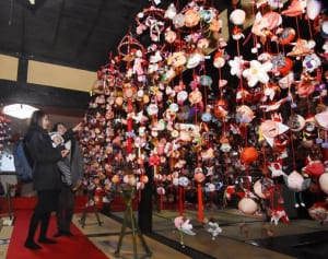 女児の成長願い　つるしびな展示　二宮