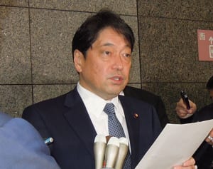 小野寺氏「あまりに多い」渡名喜で米軍ヘリ不時着　米軍説明は「予防着陸」