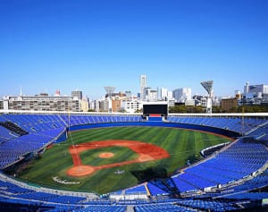 ハマスタ青一色に　球場改修し座席統一