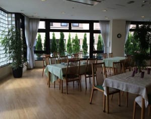 見学はあえて忙しい食事時に！　よい介護施設の見分け方10カ条