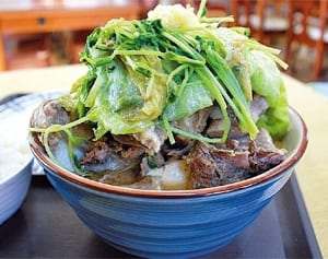 「骨汁」のおいしさに迫る!?【島ネタCHOSA班】