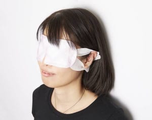 まぶたのピクピクが伝える不調とは？「目」で診断する病気と不調